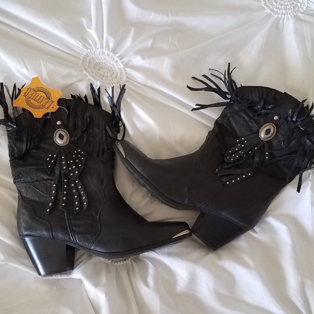NWT DINGO FRINGE COWBOY BOOTS!!